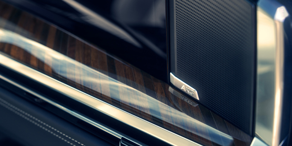 cadillac エスカレード 2026 ESCALADE 内装 - AKGオーディオシステム