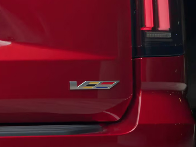 cadillac エスカレードVシリーズ 2026 ESCALADE-V - Vシリーズ専用エンブレム