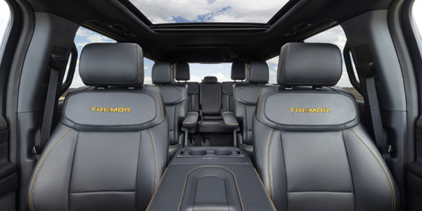 ford エクスペディション 2025 EXPEDITION 内装 - フロントシート