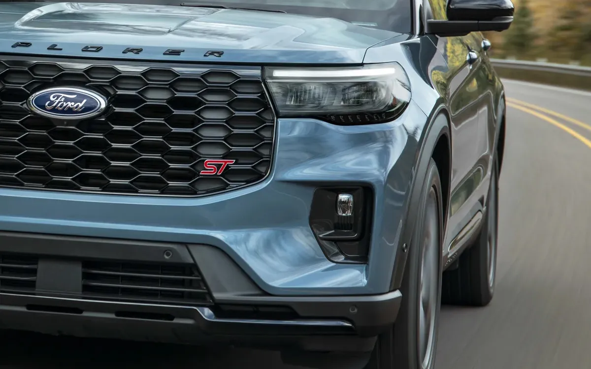 Explorer ST sport-tuned suspension