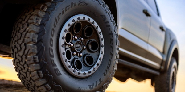 ford F-150 ラプター 2025 F-150 RAPTOR 外装 - 複数台のブロンコ