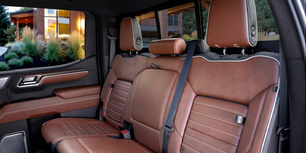 gmc シエラデナリ 2025 SIERRA DENALI 内装 - アルパインレザーインテリア
