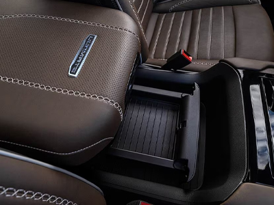 gmc ユーコンデナリ/デナリアルティメイト 2025 YUKON DENALI - パワースライドセンターコンソール