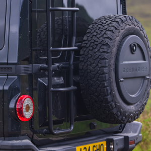 ineos グレナディア 2026 GRENADIER 外装 - テールライト