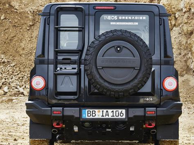 ineos グレナディア 2026 GRENADIER - アルミ製アクセスラダー