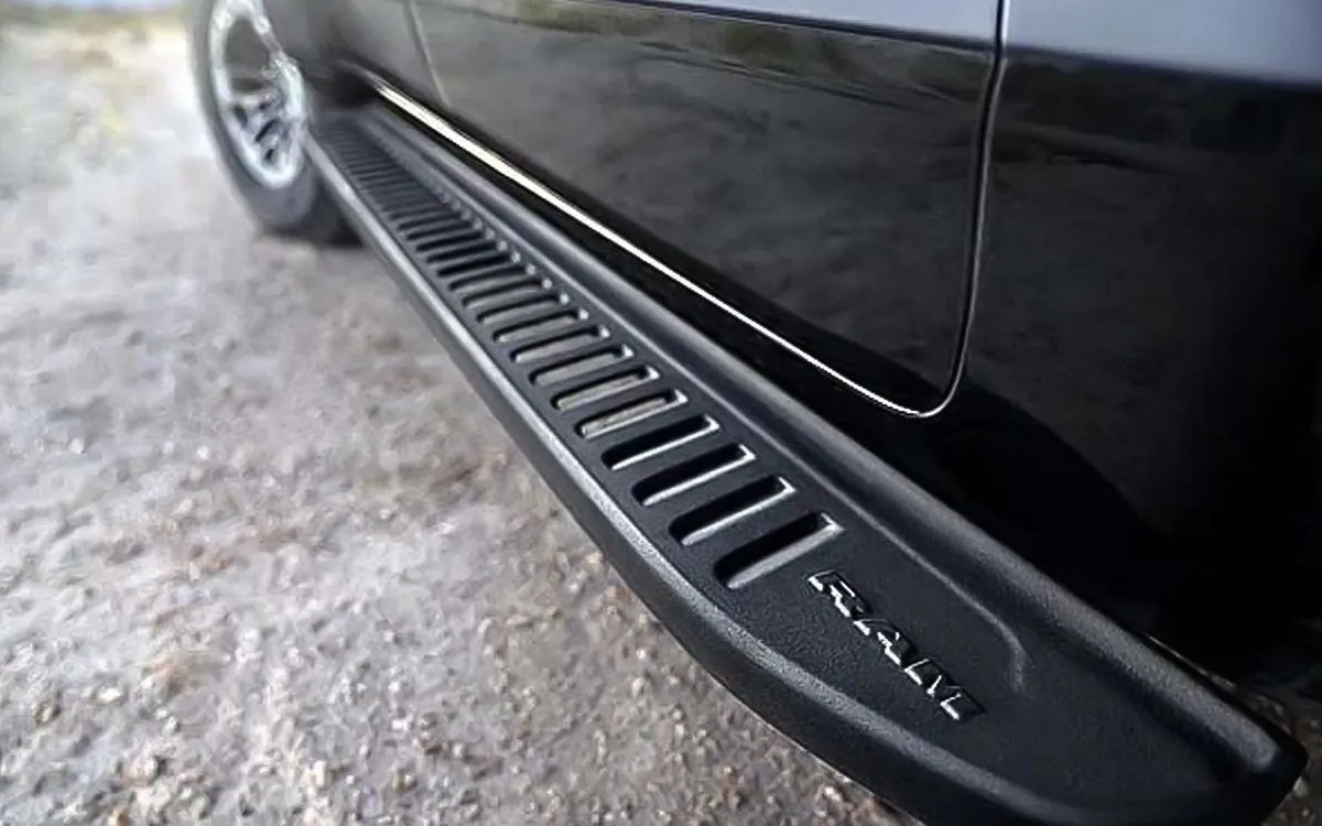 OFF-ROAD RUNNING BOARDS