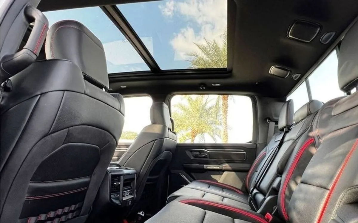 DUAL-PANE PANORAMIC SUNROOF