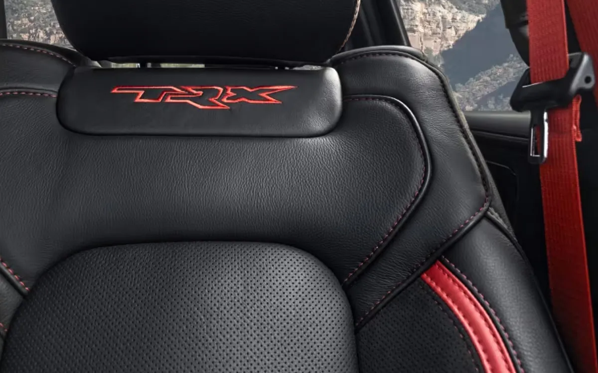 DUAL-PANE PANORAMIC SUNROOF