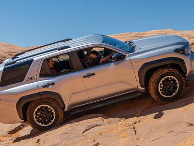 toyota_us 4ランナー 2025 4RUNNER - パートタイム4WD及びフルタイム4WD